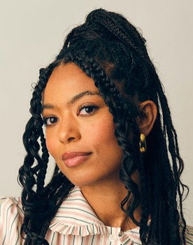 Jaz Sinclair as Chloe