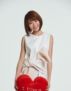 Lin Min-Chen as Summer / Winter