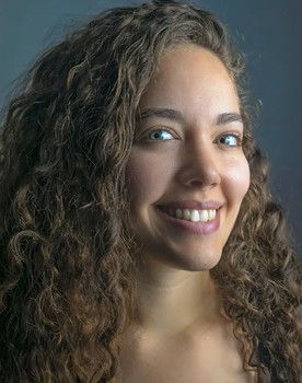 Cibele Gonçalves as