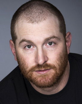 Luke Peckinpah as Ray Gordon