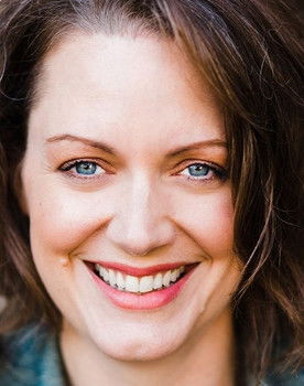 Claire McClanahan as Auntie Claire