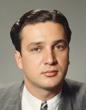 İzzettin Ökte as Self