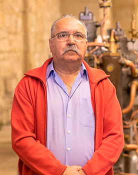 Ramiro César Romero as Self