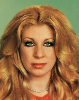 Ayla Algan as Cevhere