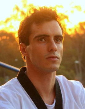 Renan Domingues as Tião