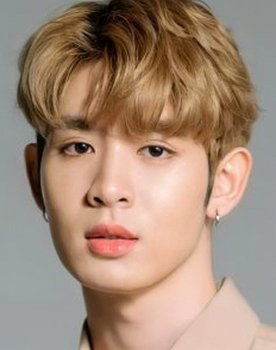 Supamongkon Wongwisut as Uea Anol