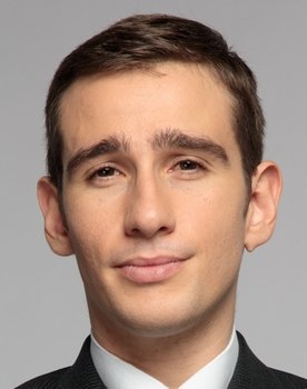 Dimitris Serfas as Πέτρος Βρεττός junior