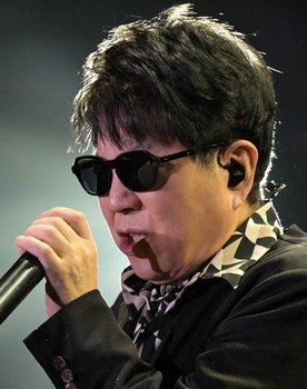 Cho Yong-pil as Self