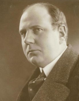 Carl Lauritzen as The last priest