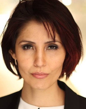 Nadira Murray as Mum