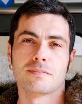 Leonardo Valenti as Il traditore