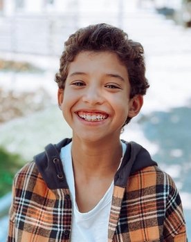 Luís Henrique Matos as Rómulo (Criança)