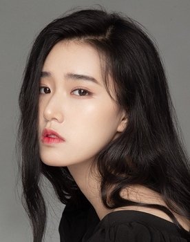 Yang Xiaoting as [Taekwondo Club Member]