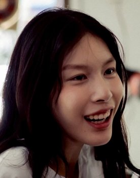 Siriarporn akulponwan as Kao(Daughter)