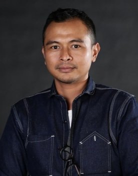 Putrama Tuta as Yuppie #1