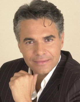 Agustín Bravo as Daniel