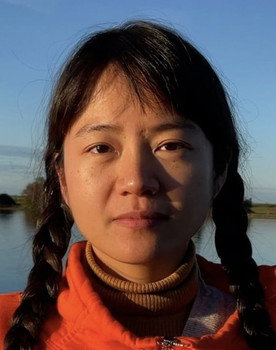 Yiyi Chen as Performer (Daughter)