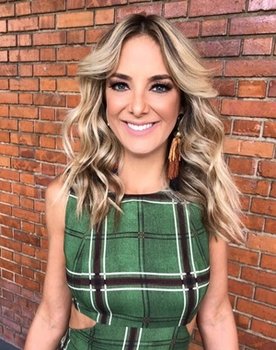 Ticiane Pinheiro as Self - Host