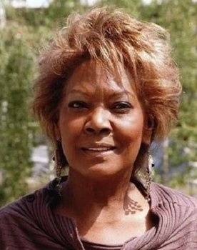 Laure Moutoussamy as Elodie