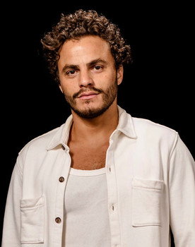 Gabriel Manitta as Guilherme