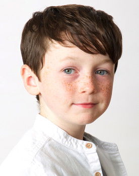 Leo Earley as Seamus Finnigan