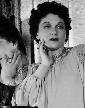 Lucie Mannheim as Luise