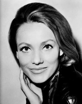 Suzanne Roquette as Young German Woman