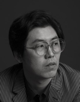 Zheyong Jin as Writer Jin Zheyong