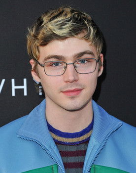Miles Heizer