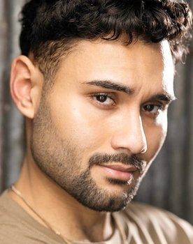 Jaime José Hernández as Luwa