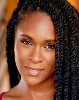 Kacie Rogers as Chanel