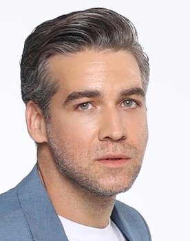 Yiorgos Christodoulou as Aris