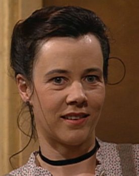 Jutta Schmuttermaier as Roswitha