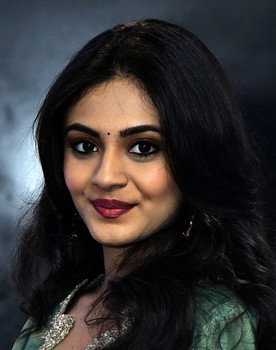 Nayan Sarika as Subbu