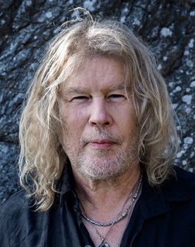 Staffan Hellstrand as Self