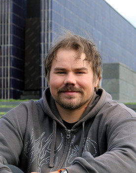Joel Hirvonen as Communications soldier