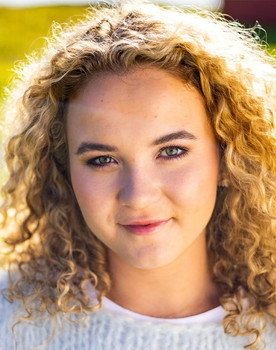 Emma Steinbakken as Sunniva