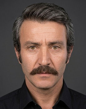 Ajlan Aktuğ as Emin