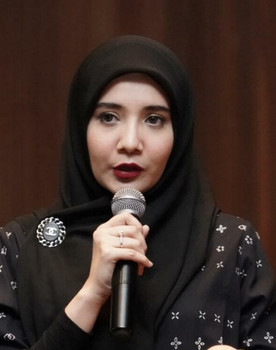 Zaskia Sungkar as Doctor