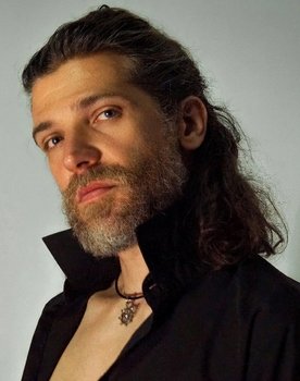 Federico Galliano as Pirate