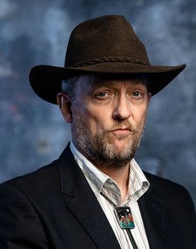Jens Blegaa as Joe Ludwig