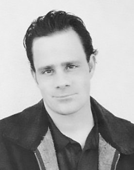 Joe Virzi as Agent