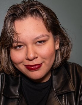 Nayeli Aguilar-Báez as Houston Extra