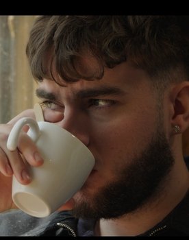 Daniel Grande as Izan Grande