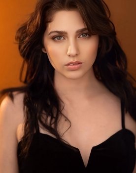 Sophia Beck as Classmate