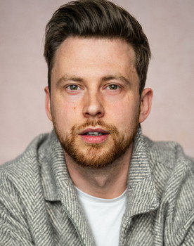 Thomas Sargeant as Tom