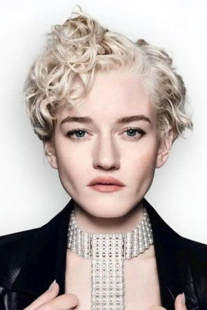 Julia Garner