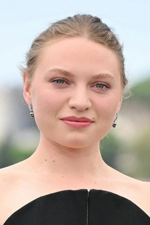 Mia Threapleton