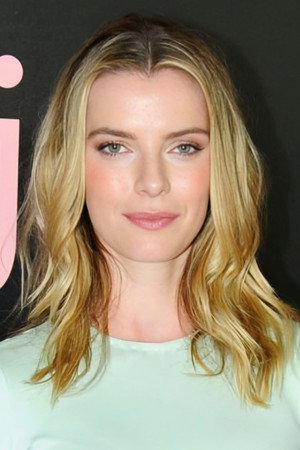 Betty Gilpin