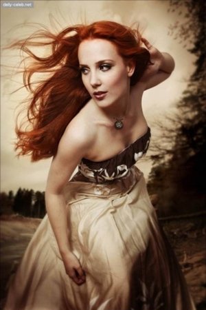 Simone Simons
